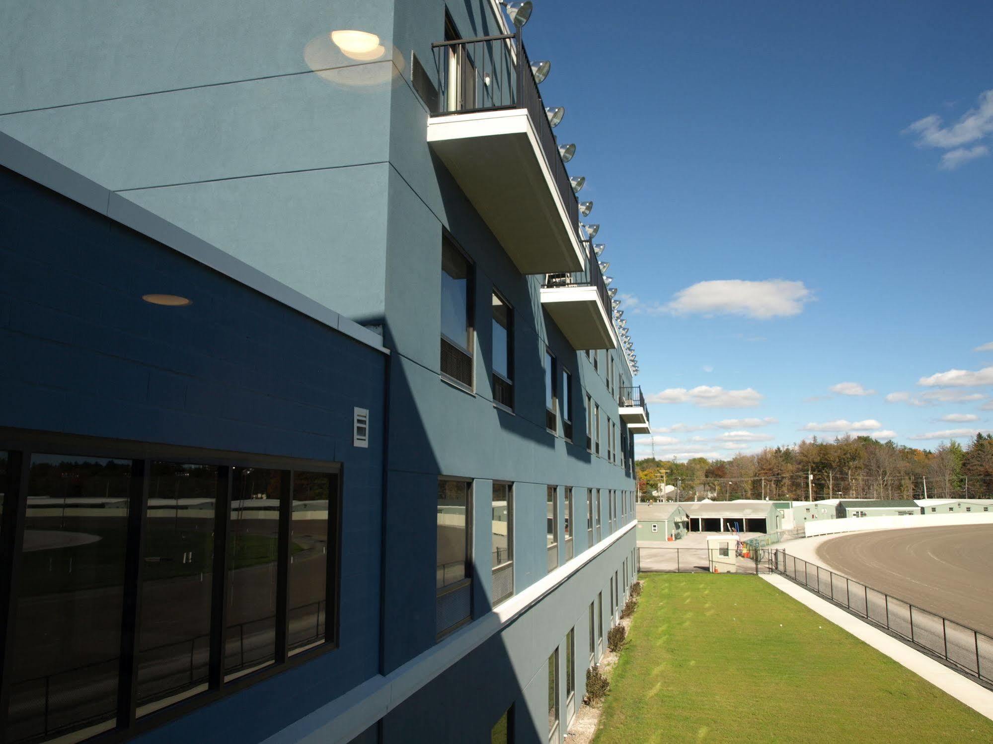 Hotel At Batavia Downs Esterno foto