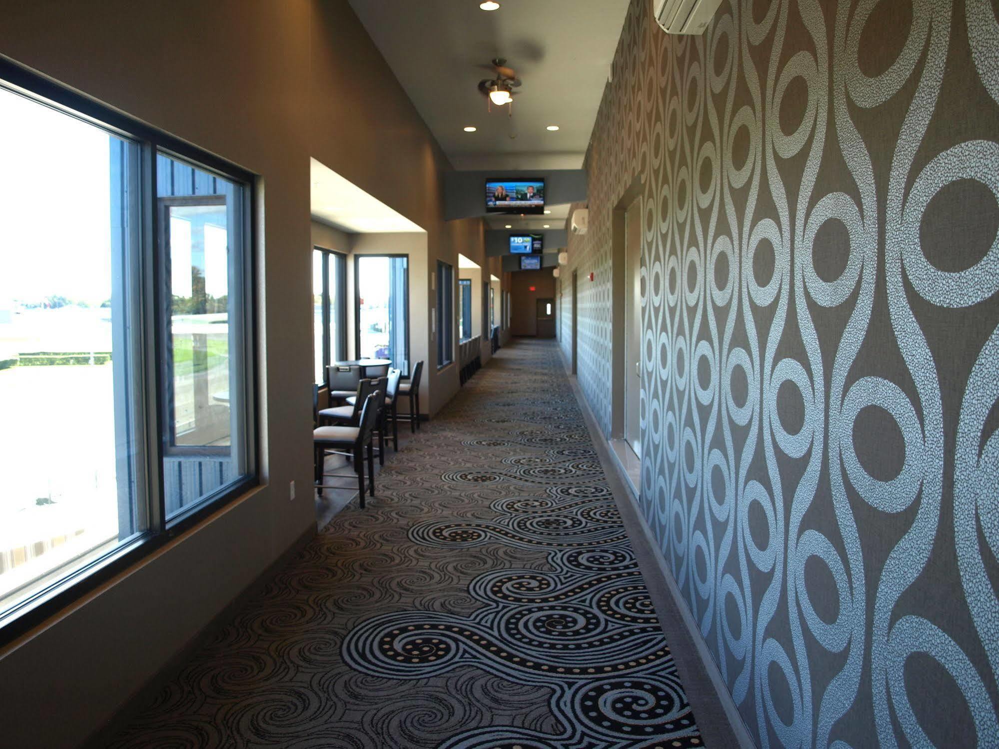 Hotel At Batavia Downs Esterno foto